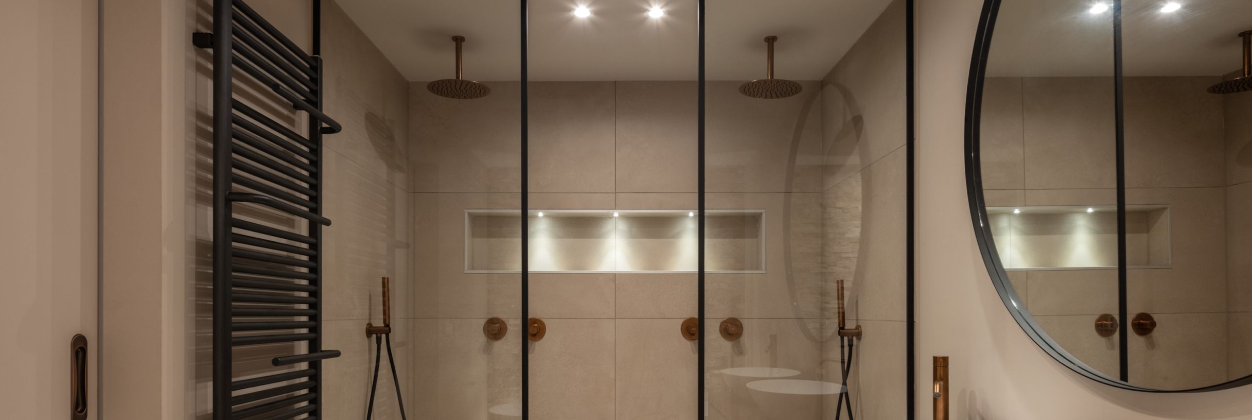 Zijdelings Transparant Vochtig Op zoek naar een luxe douche? Bekijk onze mogelijkheden.